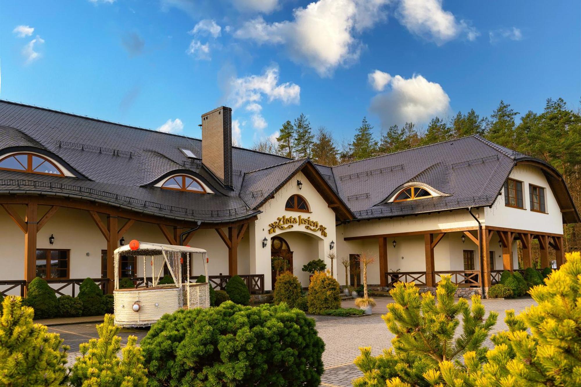 Zlota Jesien Restauracja I Noclegi Nad Jeziorem Kartuzy Exterior foto