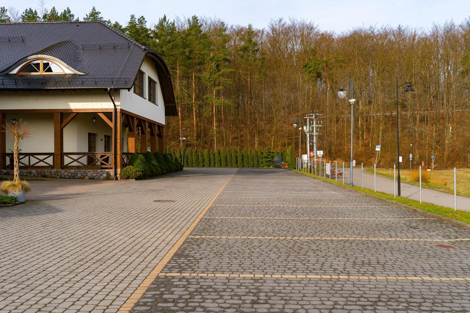 Zlota Jesien Restauracja I Noclegi Nad Jeziorem Kartuzy Exterior foto